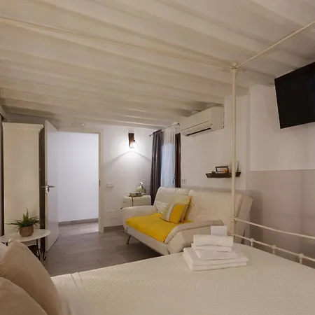 Casa Catalina בית הארחה 2*
