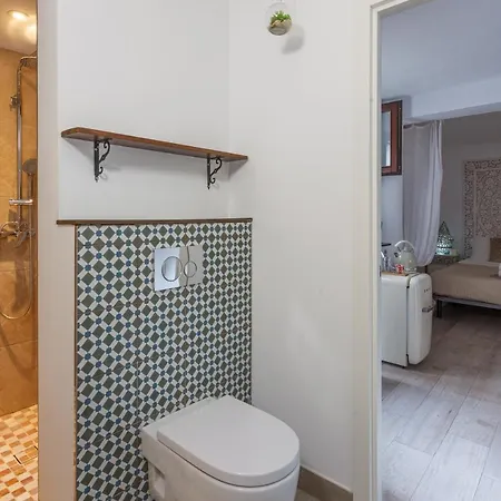Casa Catalina בית הארחה 2*